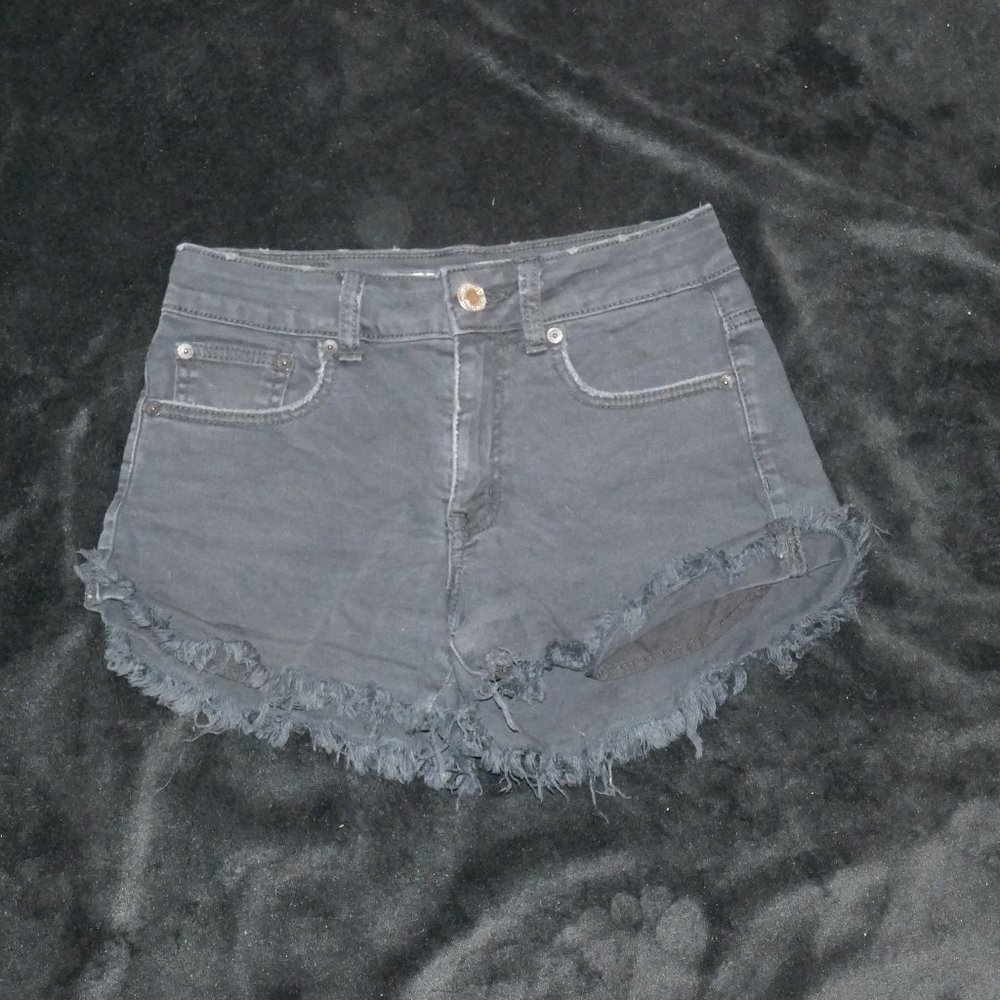 Black American Eagle HI-RISE FESTIVAL distressed denim shorts
